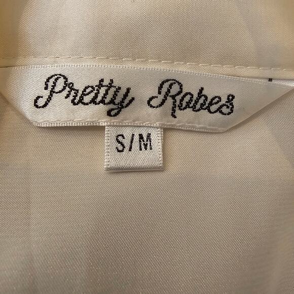 NWOT Pretty Robes White "Bride" Mid-Length Short Sleeve Satin Robe Size S/M - Picture 4 of 6